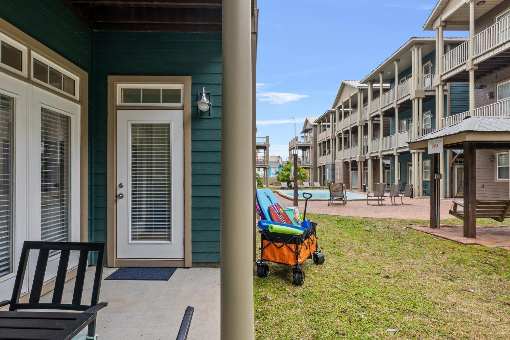 Crescent Moon Palace - A Luxury Home With Pool, Parking, Just Steps To The Beach Panama City Beach Exteriör bild